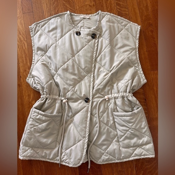Jackets & Blazers - Casual quilted vest; size large Made in Italy